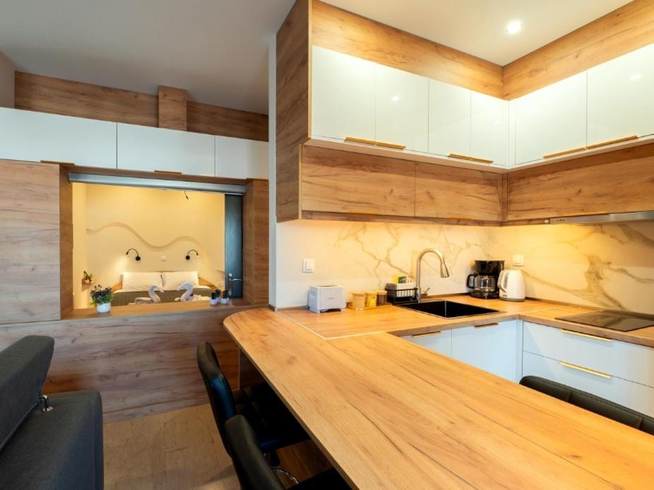 Sky View Suite Serres Esterno foto